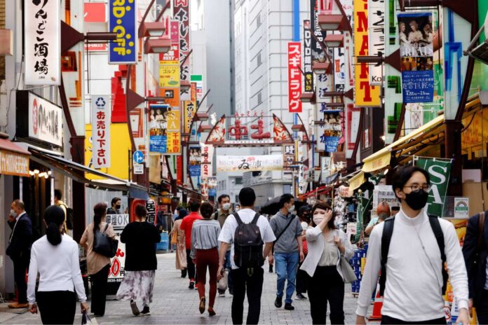 Japan's per capita GDP fell from 40,034 USD in 2021 to 34,064 USD in 2022, marking its first G7 ranking at the bottom in 14 years.