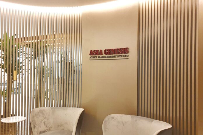 A well-known fund manager's hedge fund, with an estimated value of around $300 million, faced substantial losses in Chinese, Japanese markets