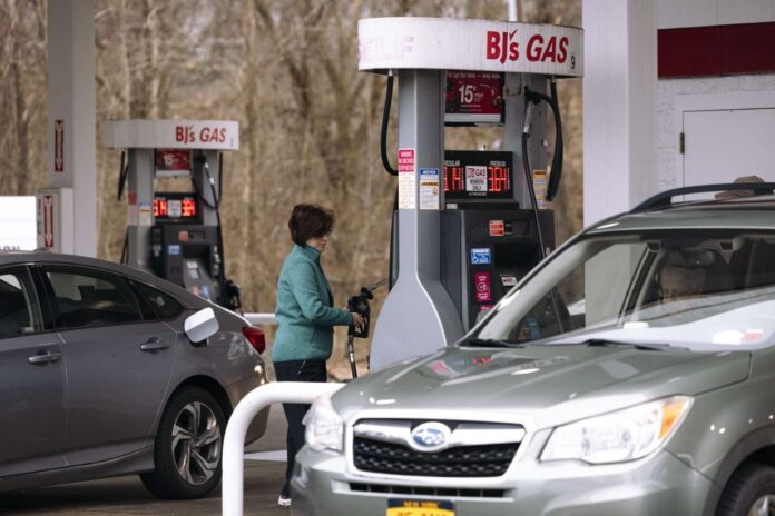According to the Bureau of Labor Statistics, the Consumer Price Index (CPI) reported a 3.2% year-on-year increase in February 2024, slightly surpassing the 3.1% uptick noted in January and exceeding the anticipated 3.1%. On a monthly basis, inflation met expectations with a 0.4% increase, a slight acceleration from January's 0.3%.